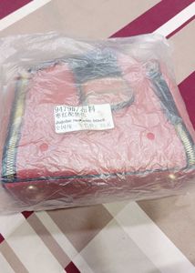 Nice And Good Looking Handbag For Any Occasion