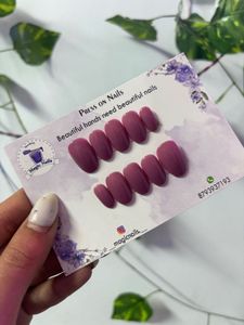 Mauve Press On Nails