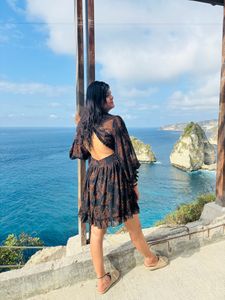 very beautiful black dress