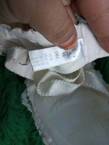 Elegant White Lace Bra🖤