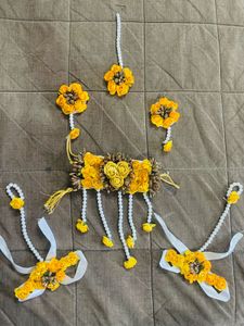 Floral Jewellery Set For Haldi And Carnival.