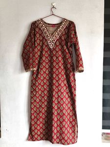 Red And Green Printed Kurti With Pant