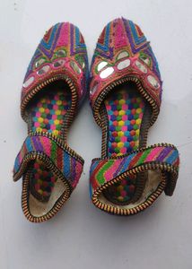 Rajasthani Mojadi