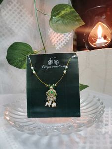 Kundan Stone Invisible Green &amp; White Necklace