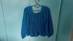 Elastic Top With Puff Sleeves