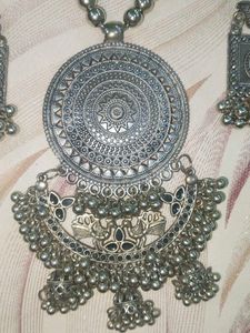 Elegant Oxide Jewellery Set