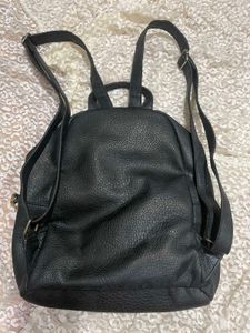 mini backpack for traveller