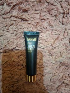 Lakme Unreal Blurfect Primer