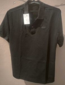Guess Shirt 👕 Chest 42Inch Length 25 Inch