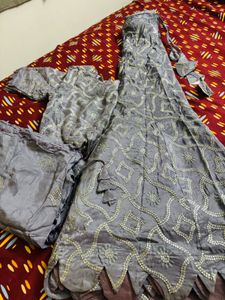 Embroidered lehenga set with beaded odni