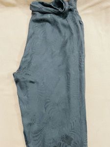 🌈H&amp;M High-Waisted Oilve Green Trouser