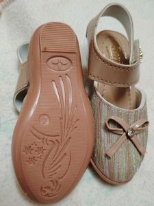 Sparkly Bow Sandals - Size Toddler 5