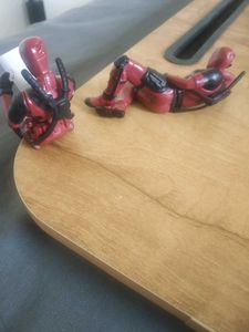 Deadpool X 2 Figurine