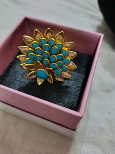 Flower Ring Heavy Look