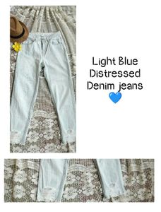 💙Light Blue Distressed Jeans💙