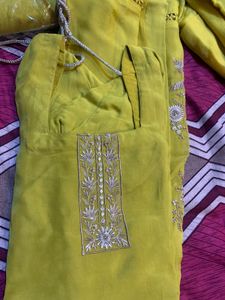 Beautiful Yellow Chinon Suit💛🦋🎀