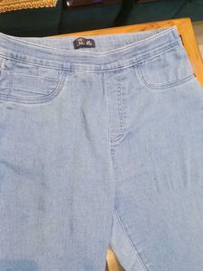 BLUE MOM JEANS