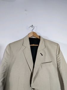 Men&#39;s Beige Suit
