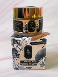 N4N Nourishing Body Scrub With Green Tea