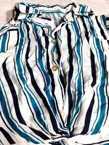 Crop Wraped Striped Shirt .