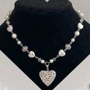 Heart Pendant Pearl Necklace