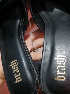 Brash Black Chain Detail Slides