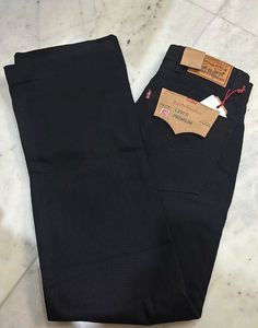 LEVIS BRAND NEW JEANS