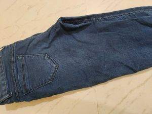 Dark Blue Used Jeans – Well Maintained