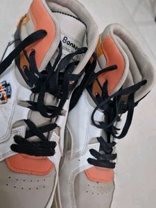 Bonkers Shoes Selling