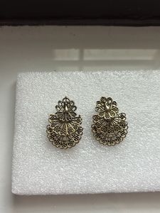 LIGHWEIGHT EARRINGS
