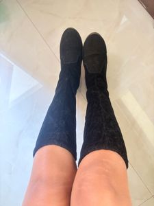 Stylish Black Over-the-Knee Boots