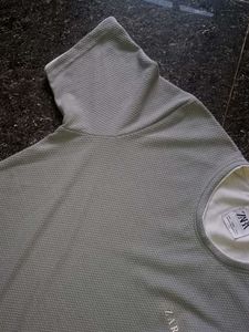 {{ T-shirt -M }}Size Grey Coloured