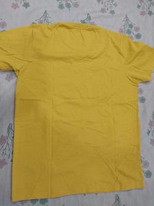 Hollister Graphic Tee