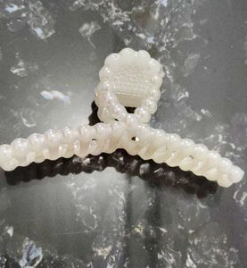 Pearl Claw Hair Clip