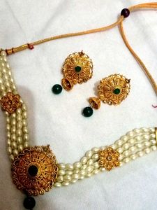 Pearl &amp; Gold Tone Choker