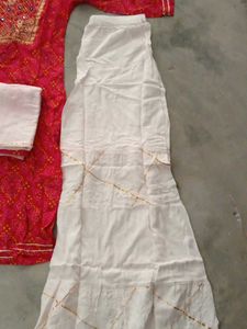 Red Colour Chunari Kurta Set With Dupatta