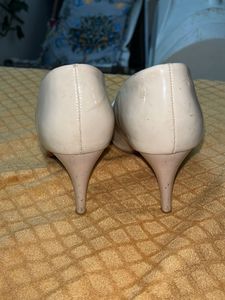 White Pointed-Toe Heels - Size 3 (22.8 Cm)