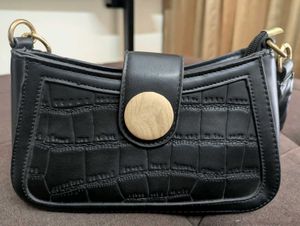 Chic Black Handbag