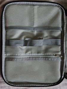 Travel gadget organizer. fully compact and best bu