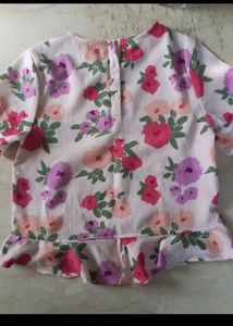 New Pink Floral Chiffon Top (Just Bought This Month) Last Selling Price Rs450 Because I Have Bought It In Rs1059 And Only Wore Once So This Is Like New Only