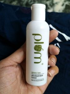 Plum Green Tea Toner And Sunscreen