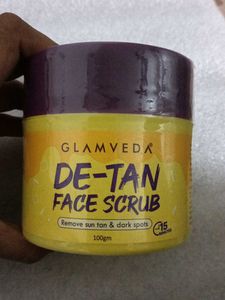 Glamveda D-tan Face Scrub
