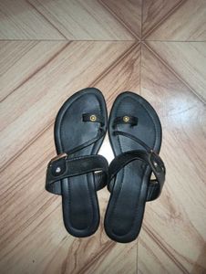 Black Toe Ring Sandals