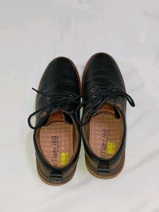 Tiger Hill Black Casual Shoes