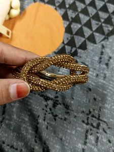 golden magnet Breclate