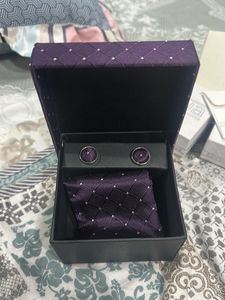 Danial Wellington Cuflinks With Pocket Squares