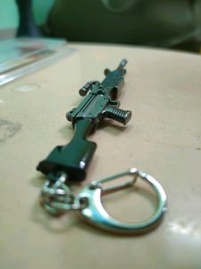 Metallic Gun Keyring - Black.