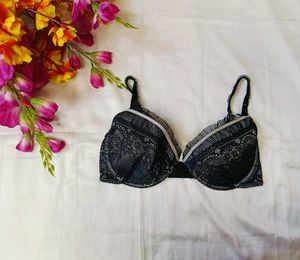 🇳🇿💫💕Elegant Black Lace Bra
