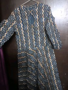 Modern Wavy Print Cold Shoulder Kurti Dress