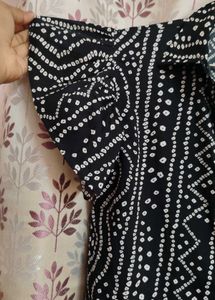 Black &amp; White Tie-Front Blouse